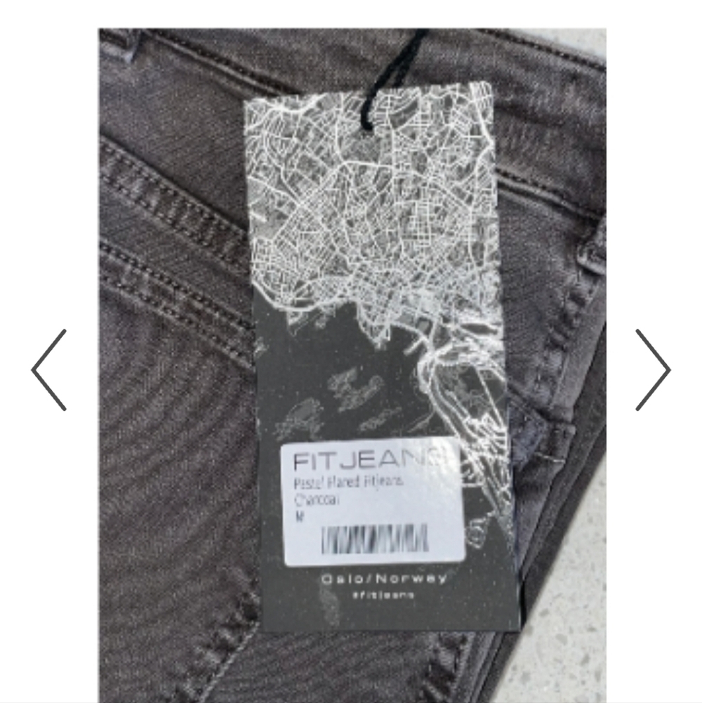 NWT FITJEANS MEDIUM REGULAR HIGH Rise Flare - Charcoal - Picture 5 of 6